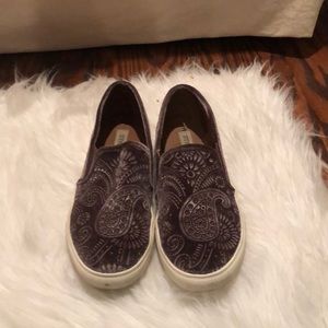 Steve Madden Slip Ons